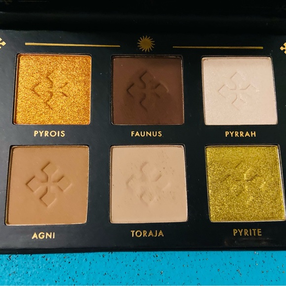 Lovecraft Beauty Eyeshadow Palette - Picture 4 of 5